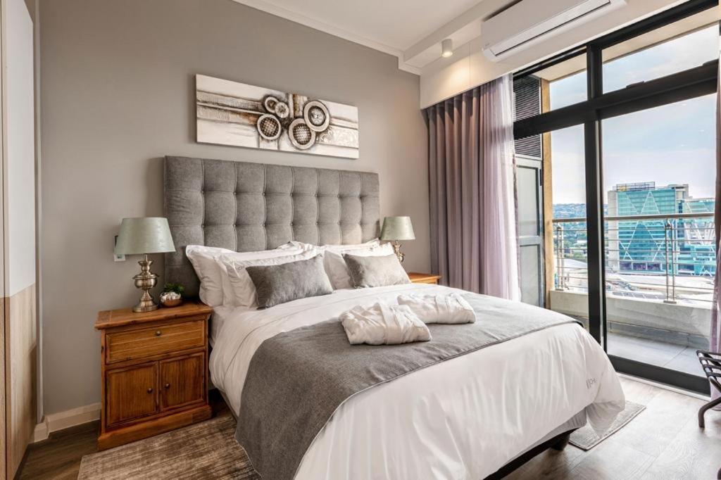 Menlyn Maine Residence Unit 1419 Pretoria-Noord Eksteriør bilde