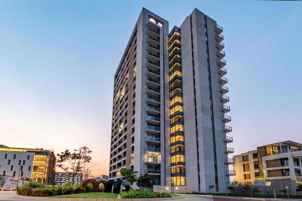 Menlyn Maine Residence Unit 1419 Pretoria-Noord Eksteriør bilde